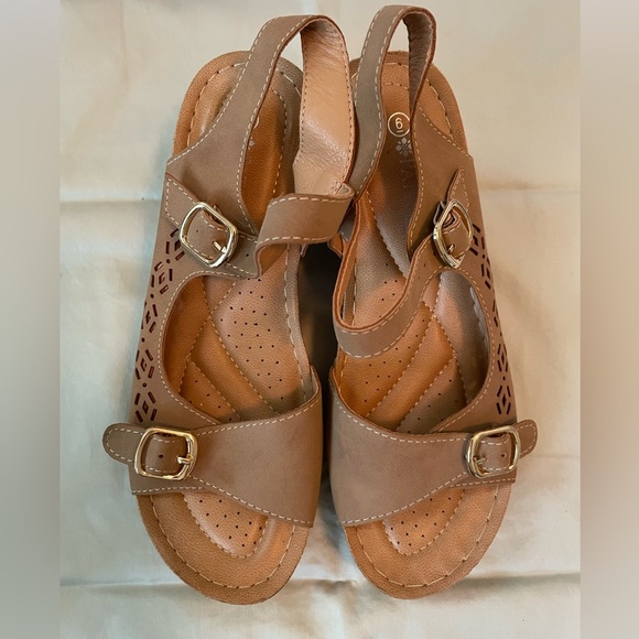 Patrizia Tan Block Heel Sandals - Picture 2 of 4